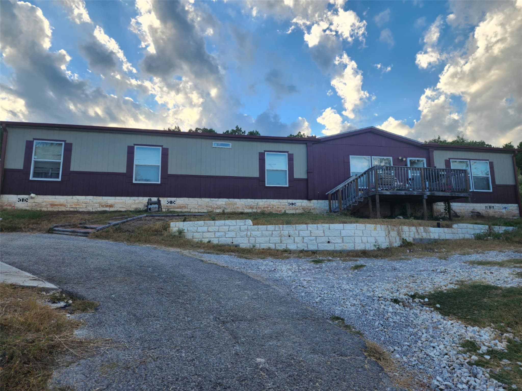 21514 Cherry Hollow Dr