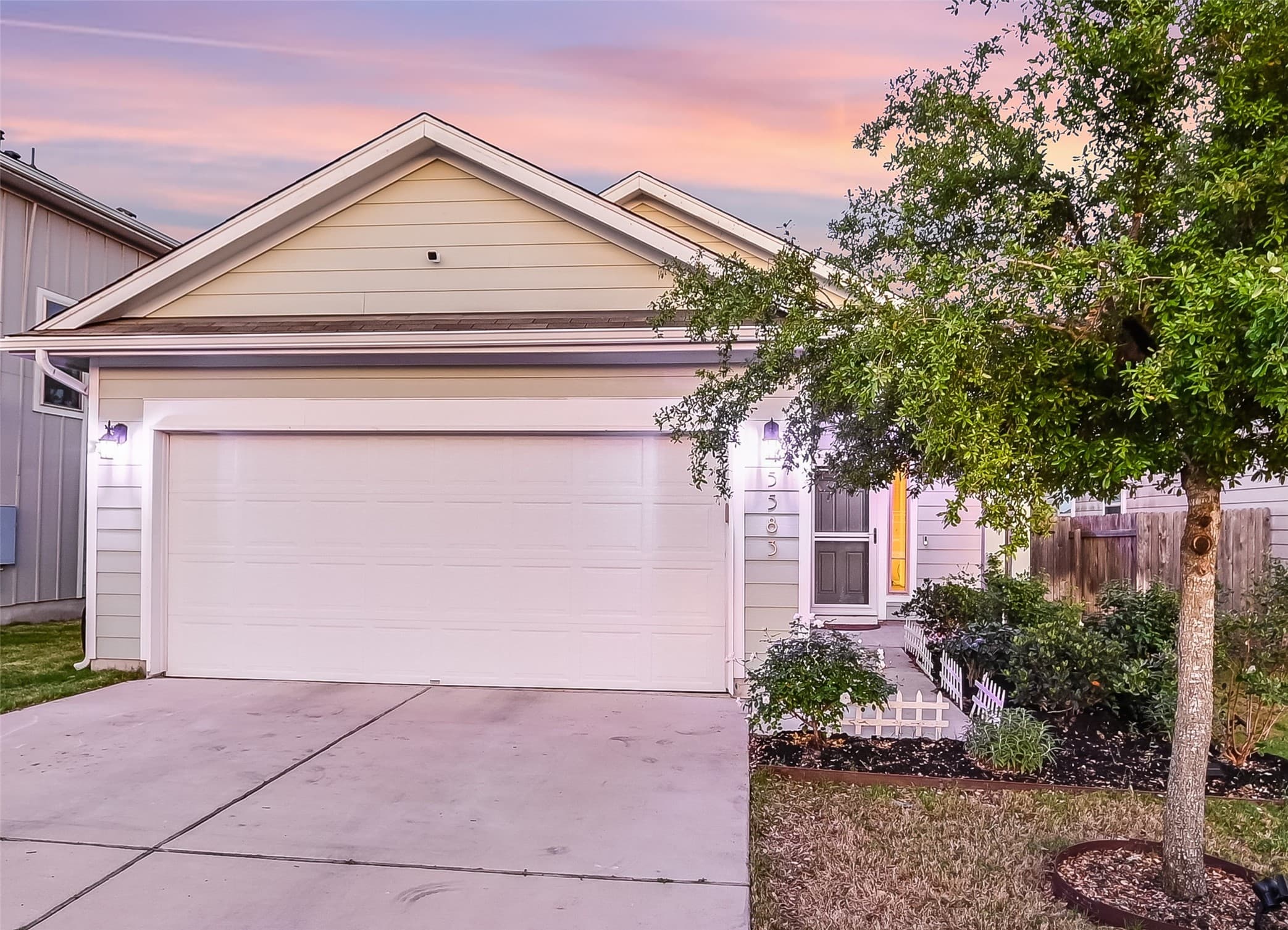 5583 Heron Dr