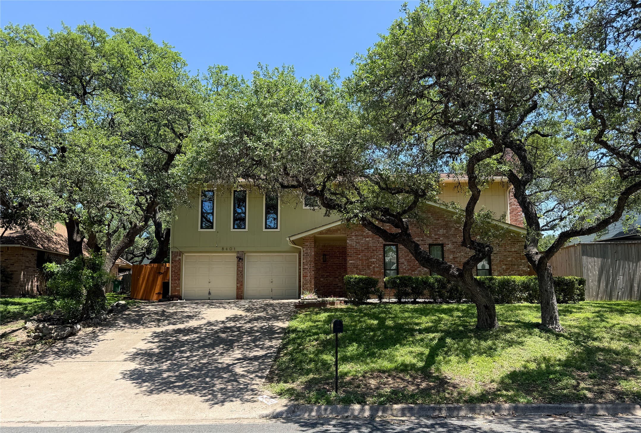 8401 Loralinda Dr