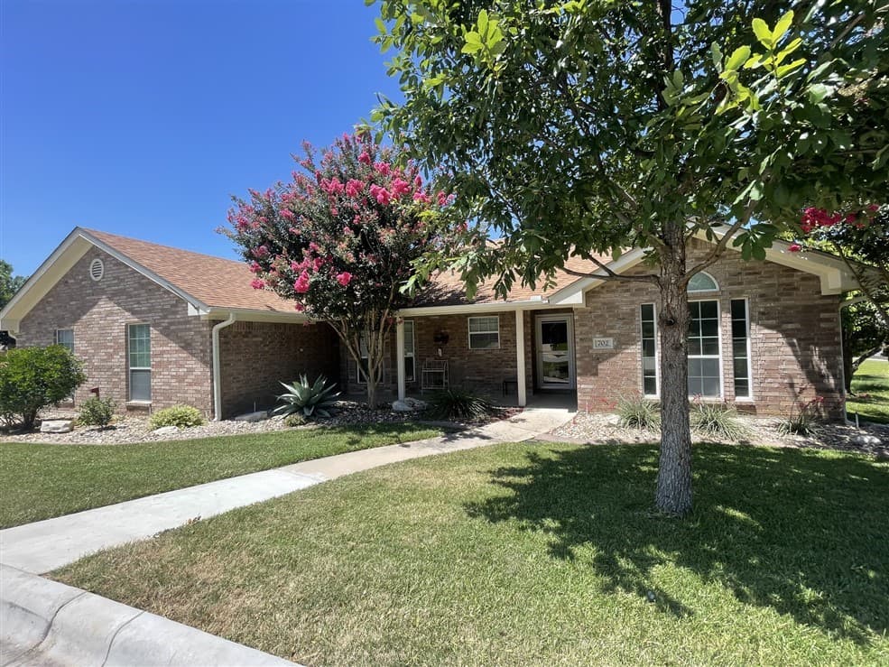 702 Cottonwood Dr