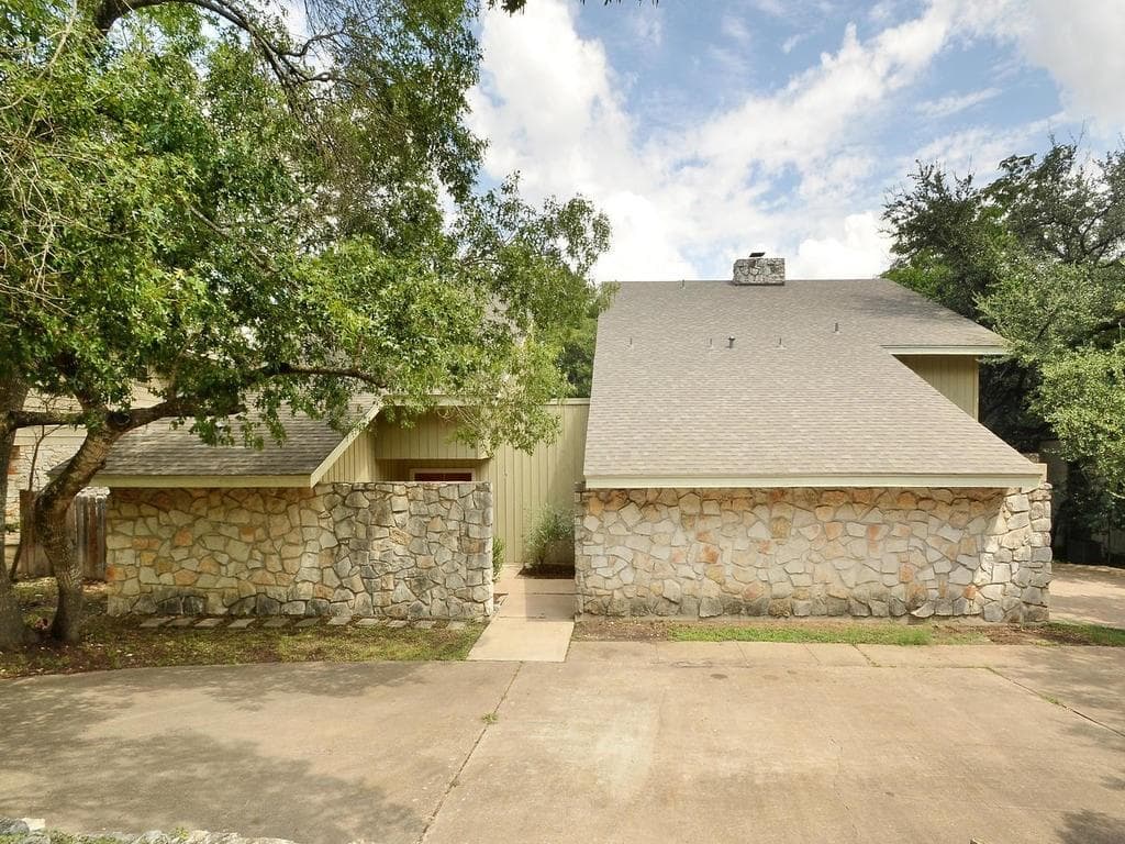 6405 Shadow Valley Dr
