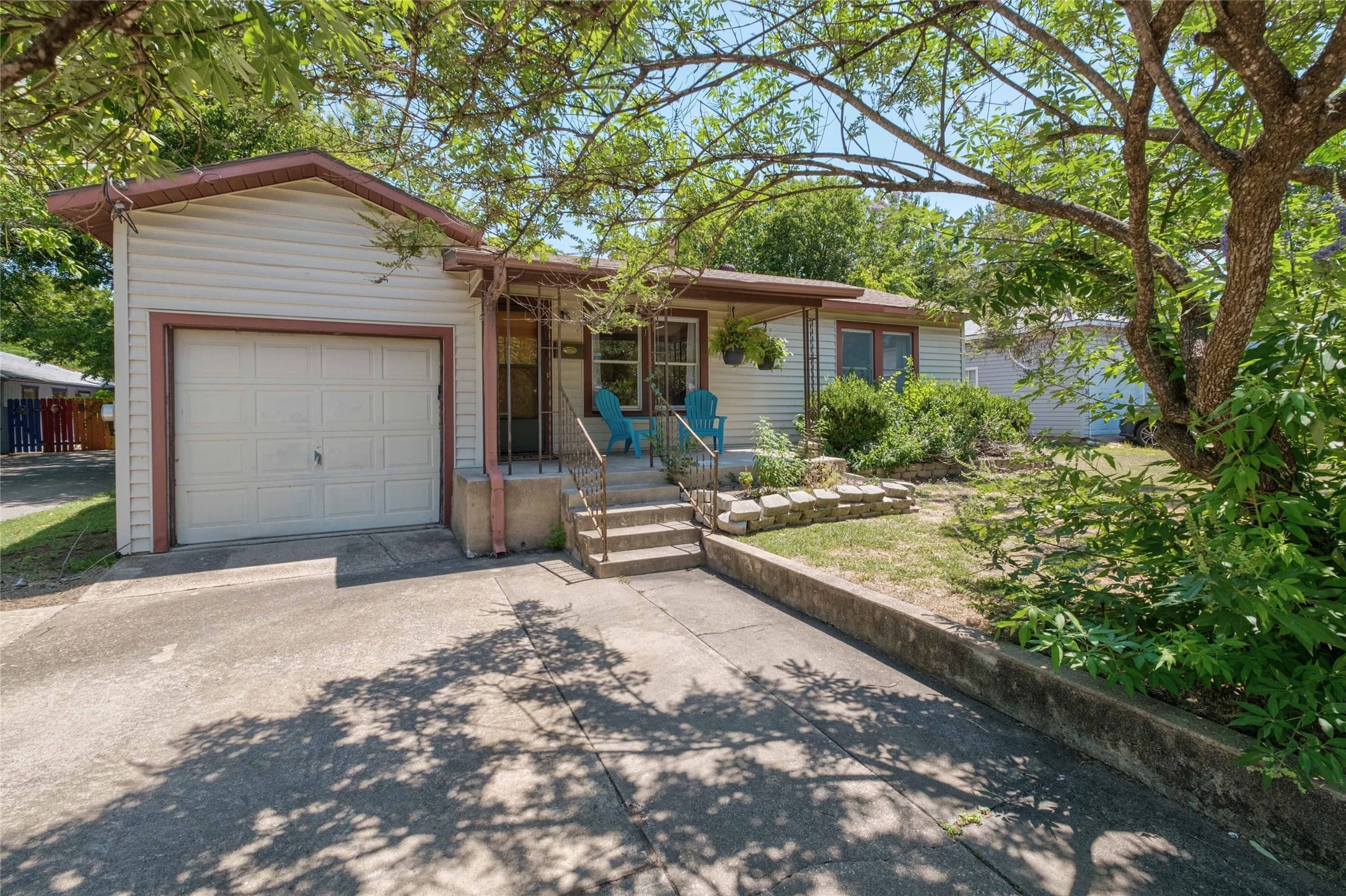 1504 Karen Ave