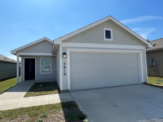 5819 Antonio Pl