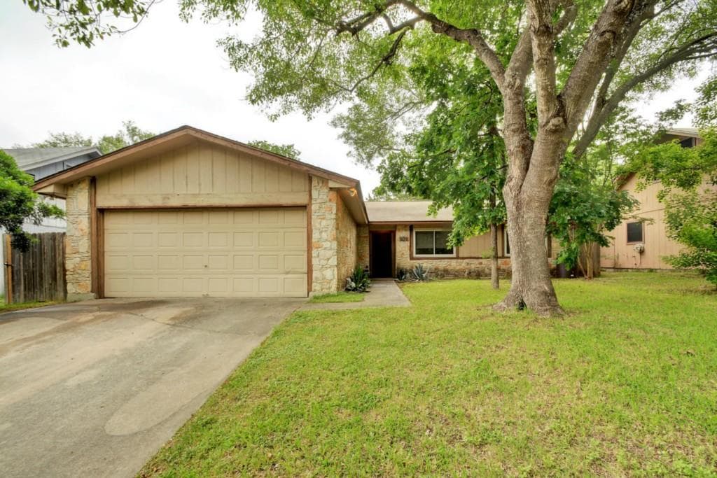 604 Mulberry Dr