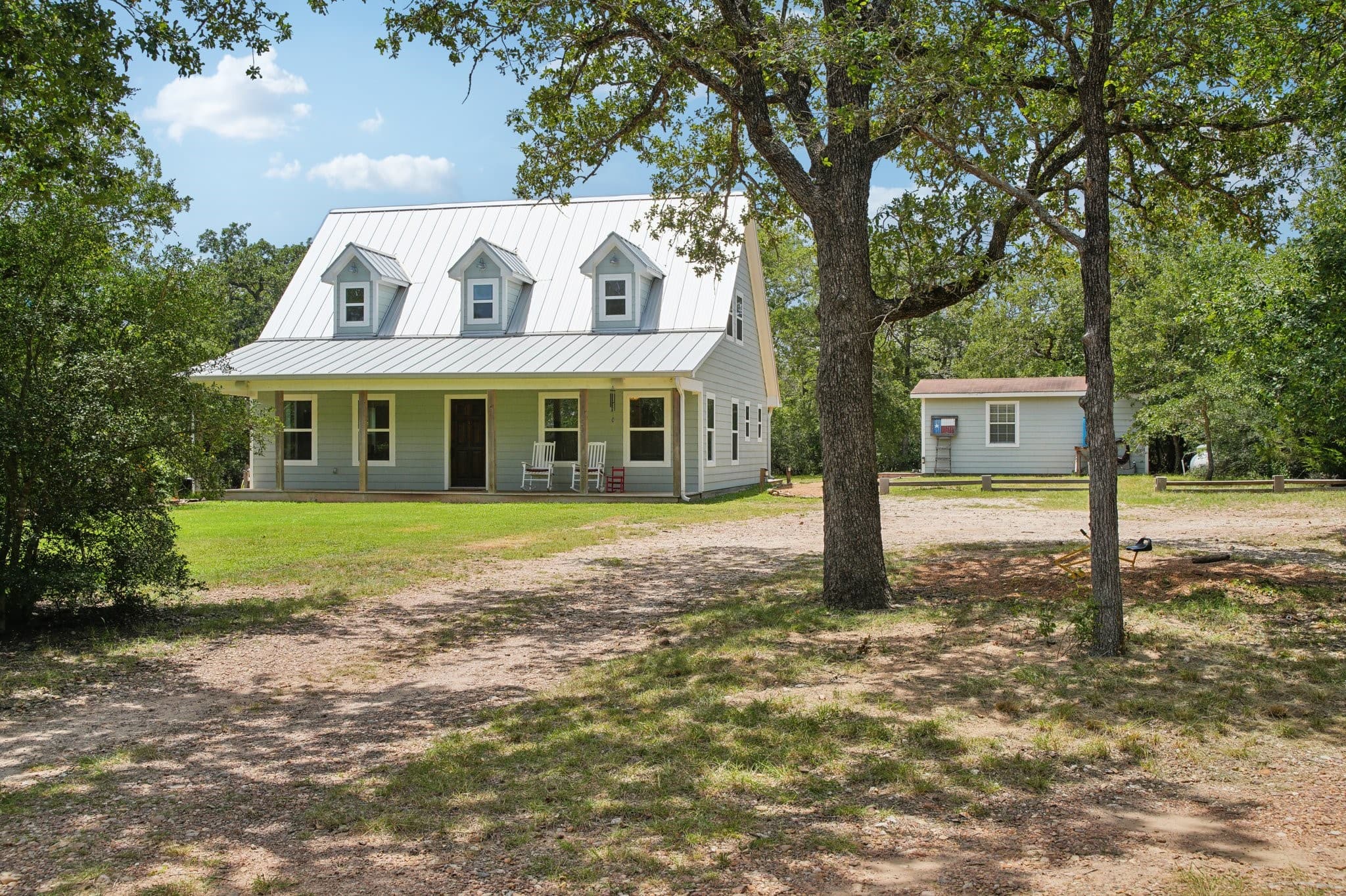 327 Shady Oaks Loop
