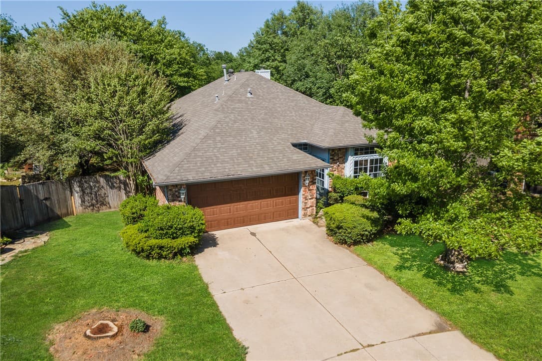 402 Windhurst Dr