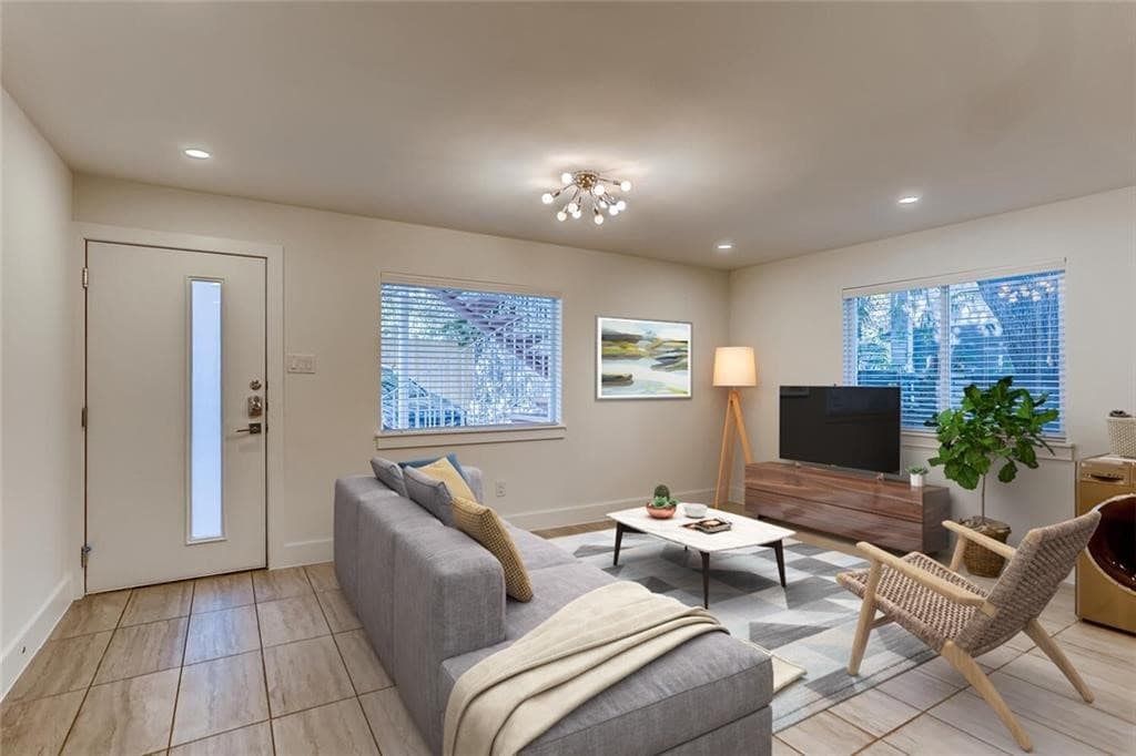 1208 Enfield Rd Apt 104