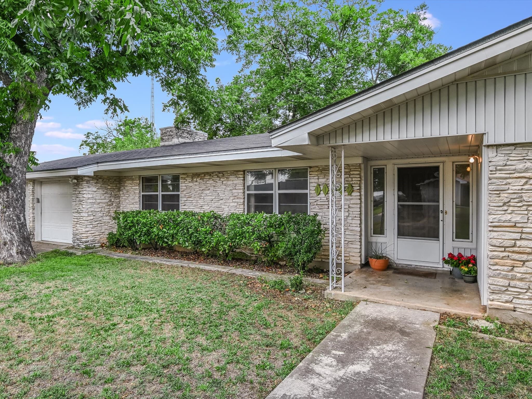 11609 N Oaks Dr