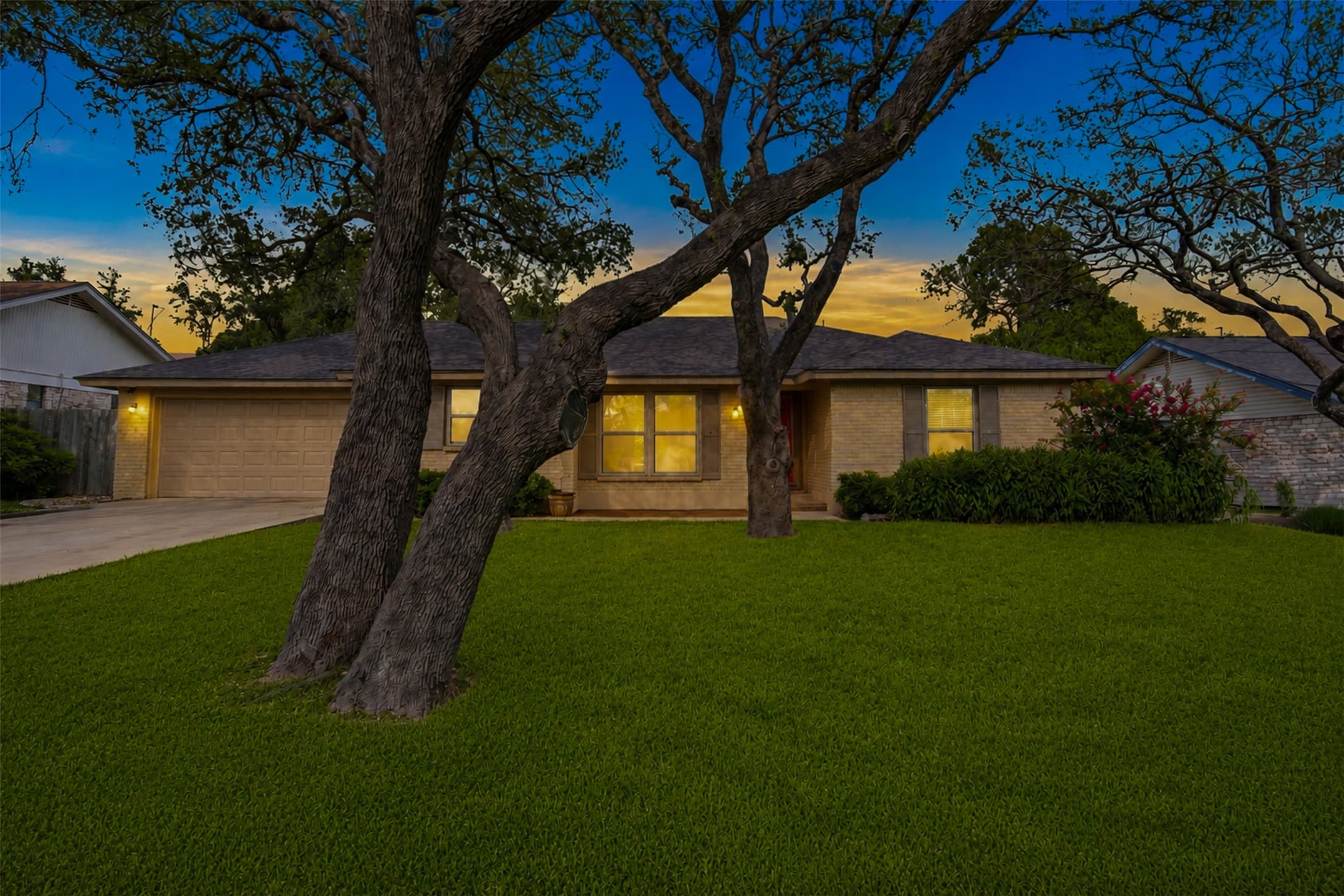 13523 Briar Hollow Dr