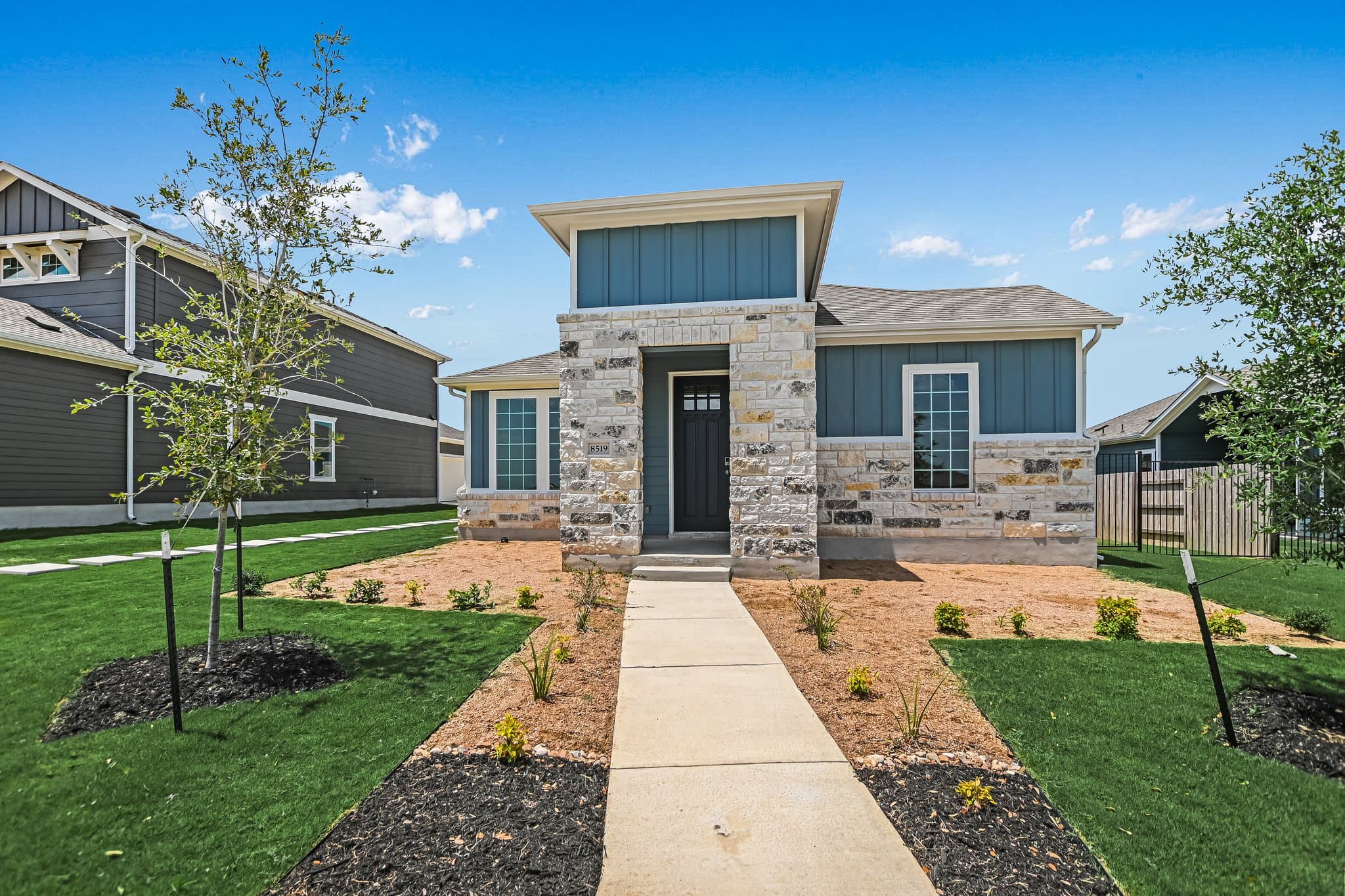 8519 Dongan Dr