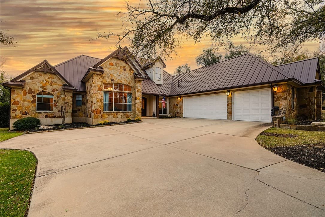 205 Gabriel Woods Dr