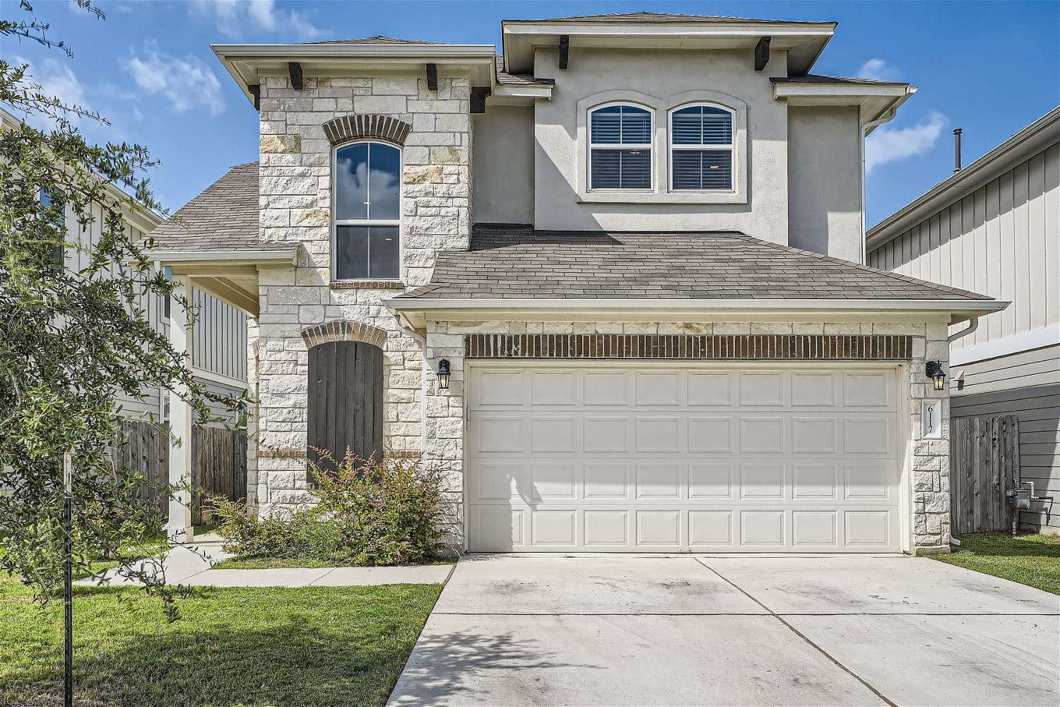 6117 Pine Leaf Trl