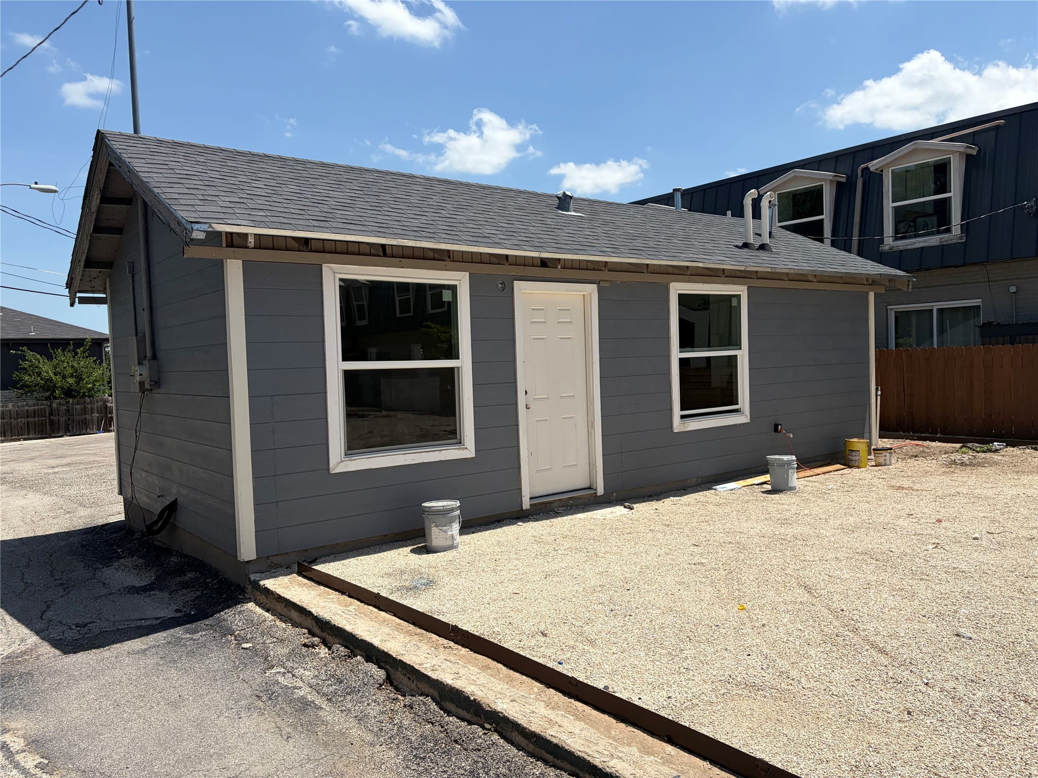 300 E Croslin St # 121