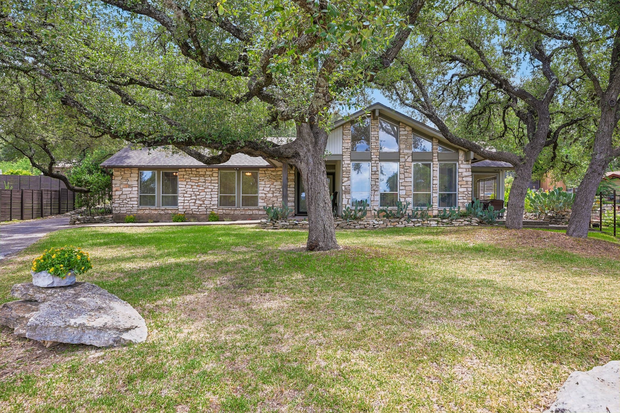 13101 Travis View Loop