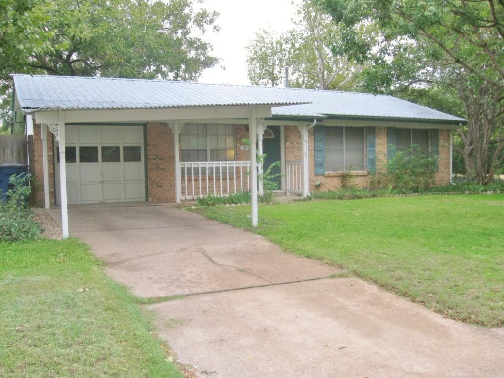 600 Bissonet Ln