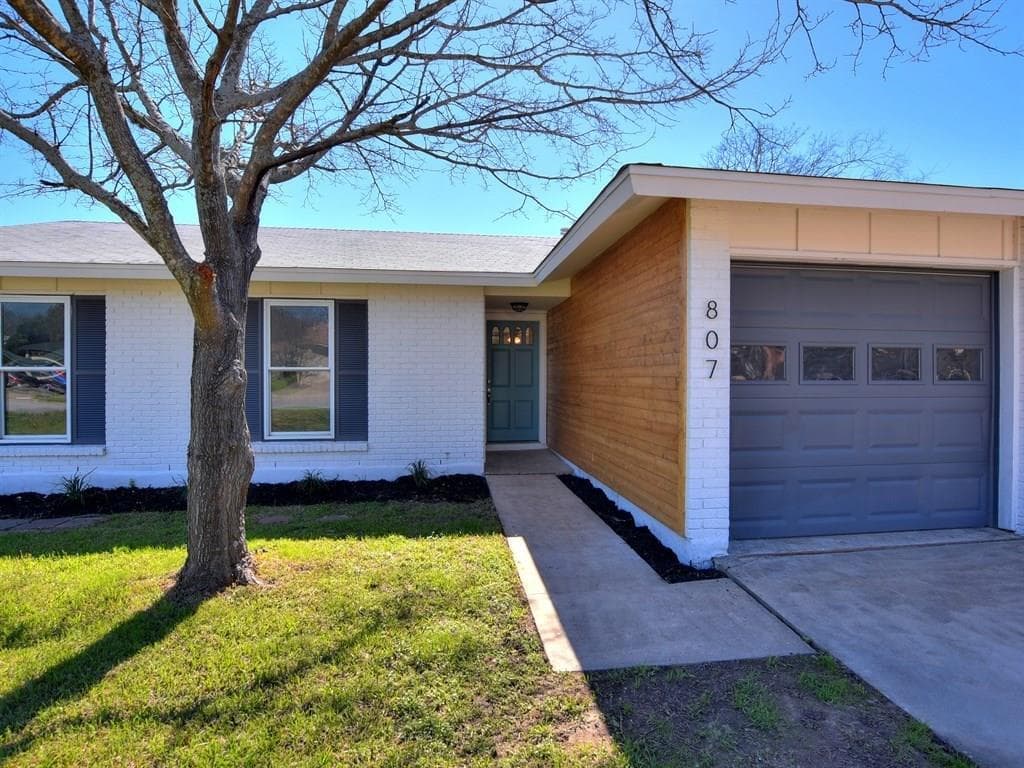 807 Chisholm Valley Dr