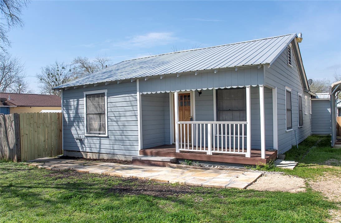 517 Lizzie St