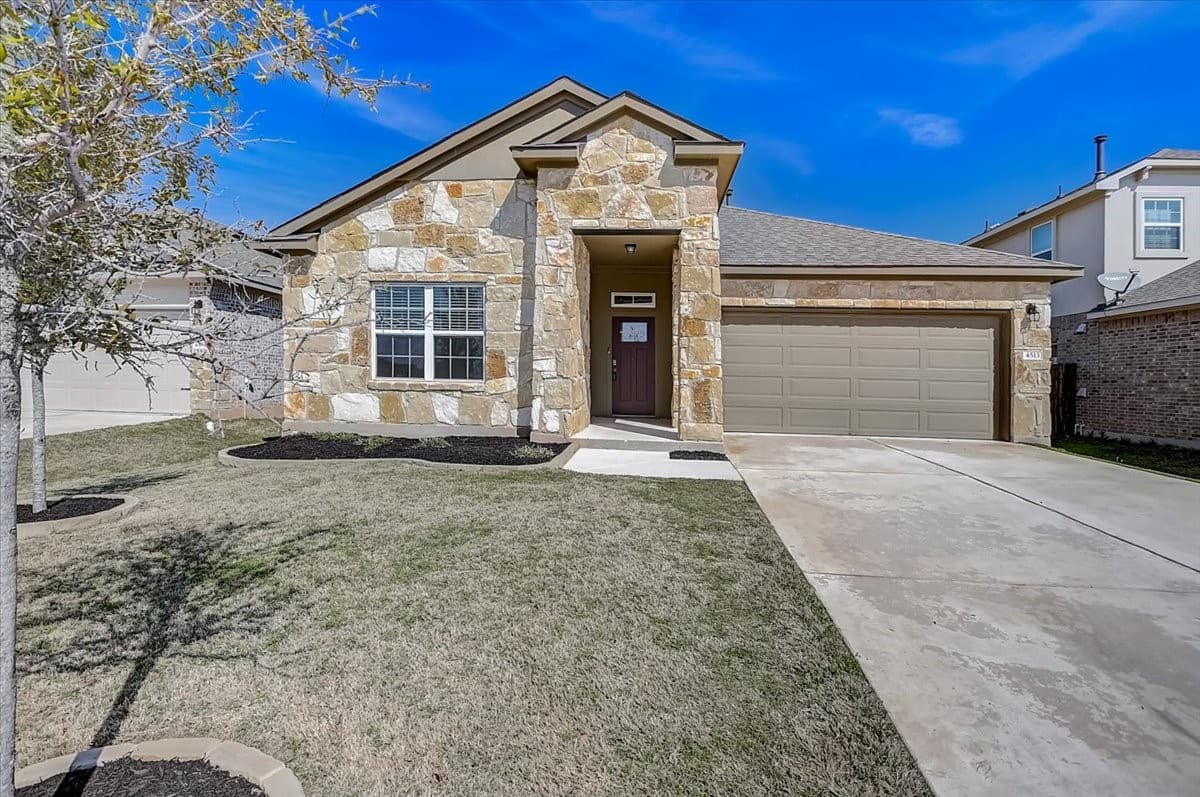 4513 Lobo Landing Ln