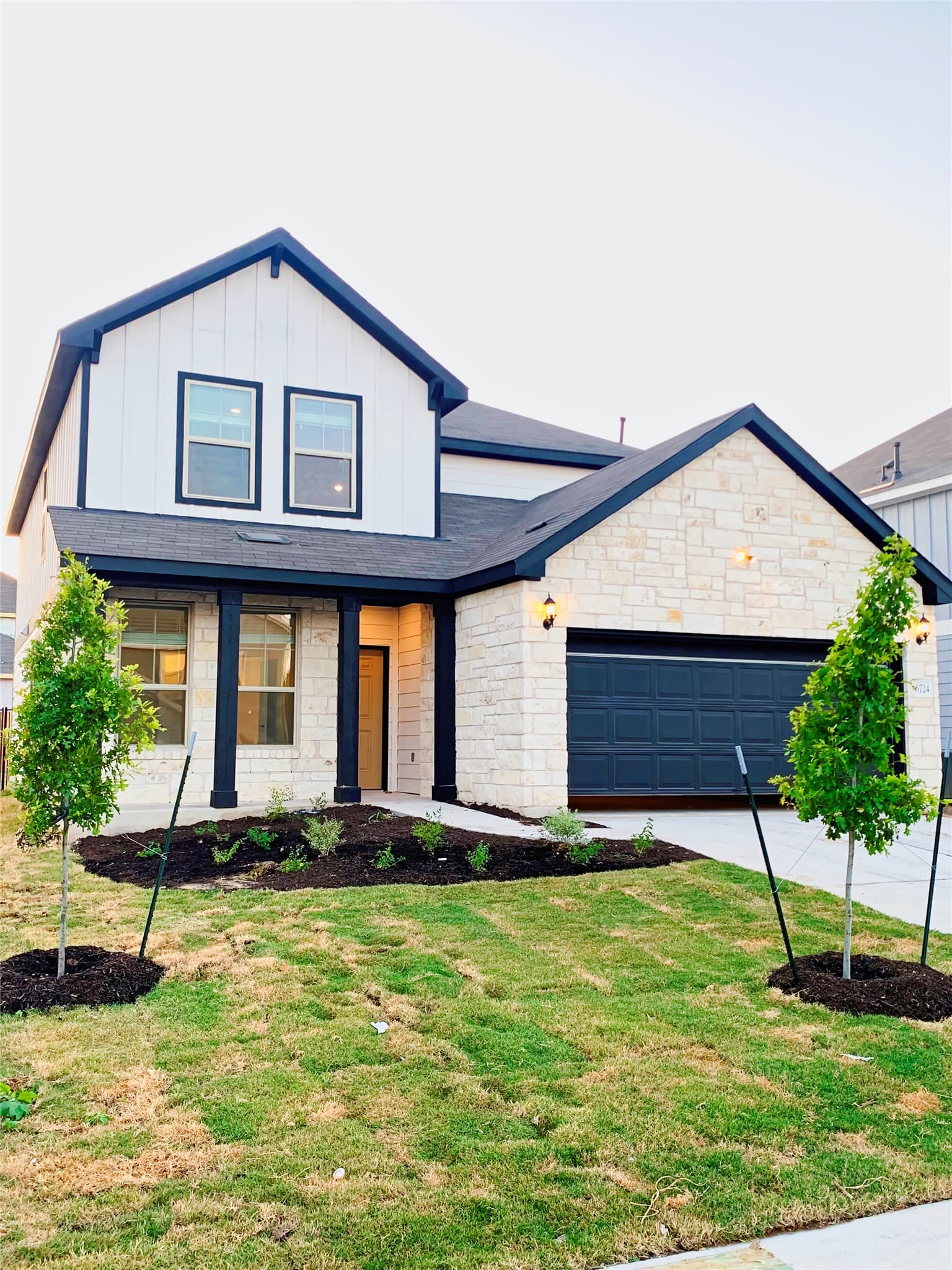6724 Ellsworth Walk