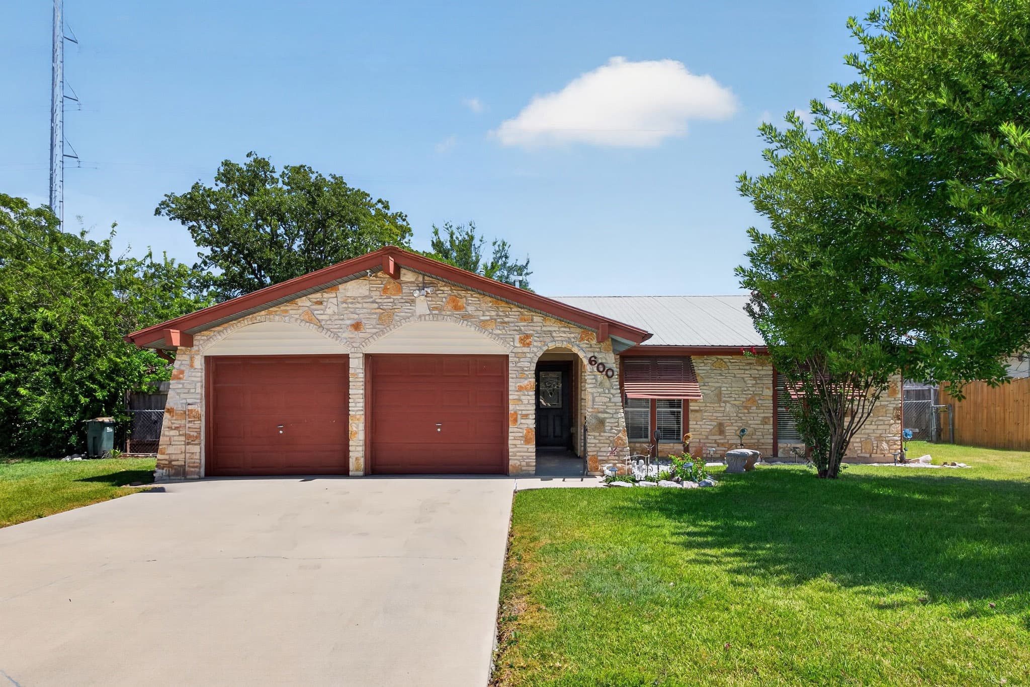 600 E Central Dr