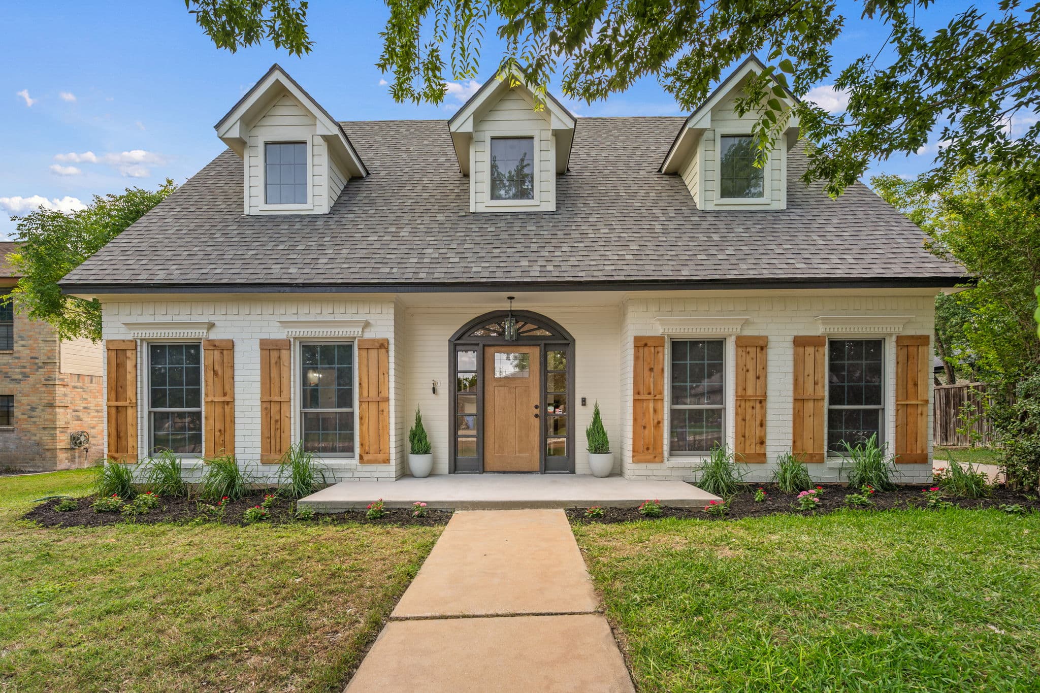 1102 Twin Creek Dr