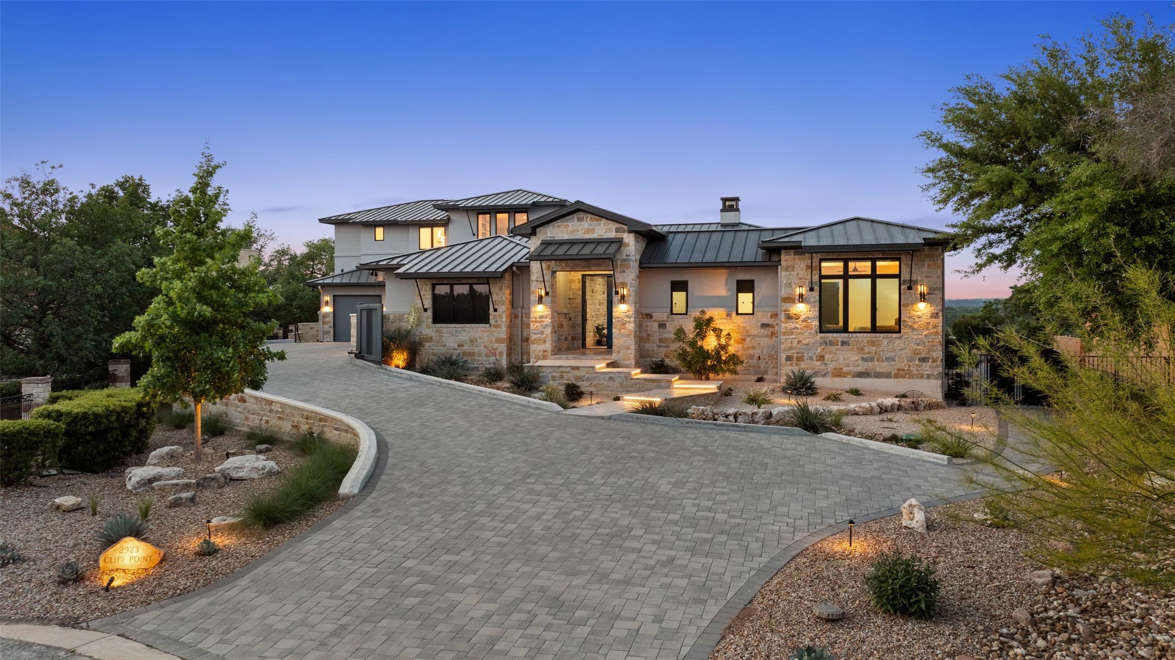 2923 Cliff Pt