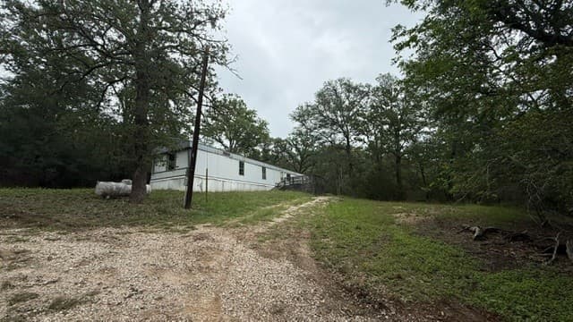 398 Laura Ln