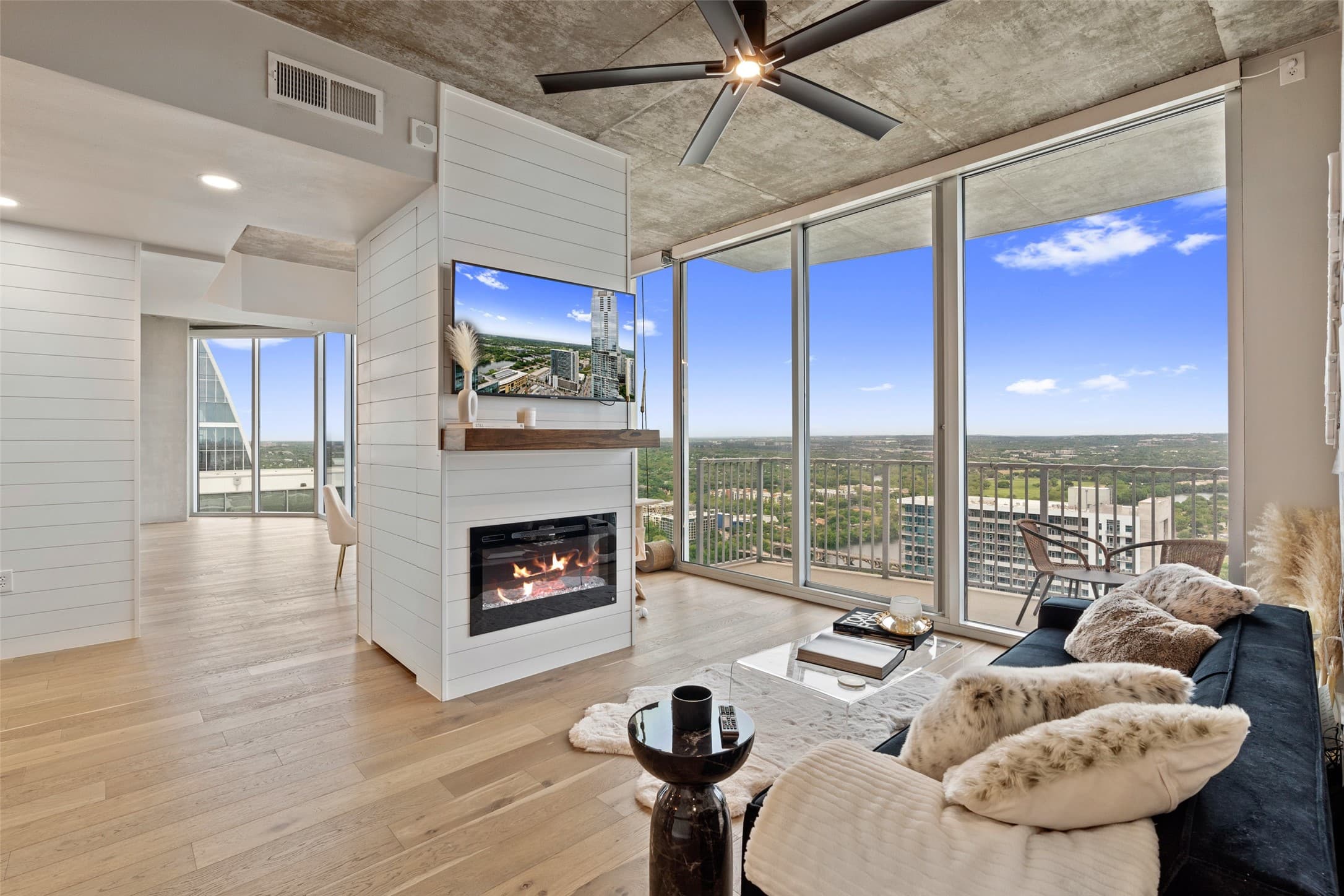 360 Nueces St Apt 3702