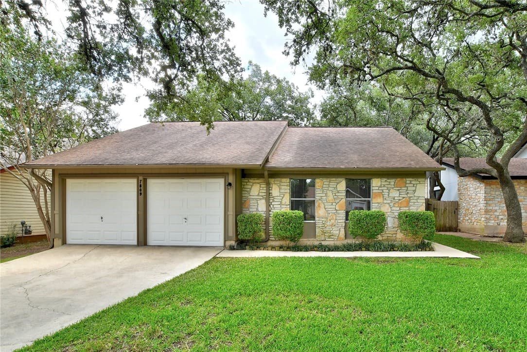 7809 Wykeham Dr