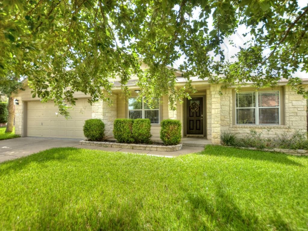 3225 Foothills Trl
