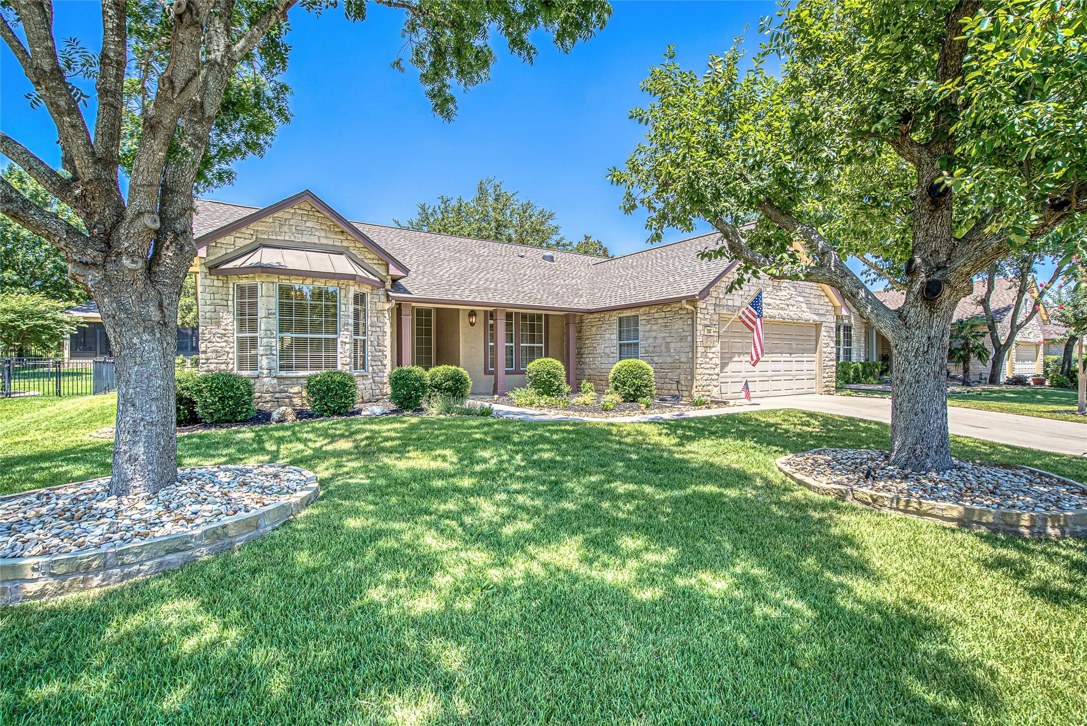 252 Whispering Wind Dr