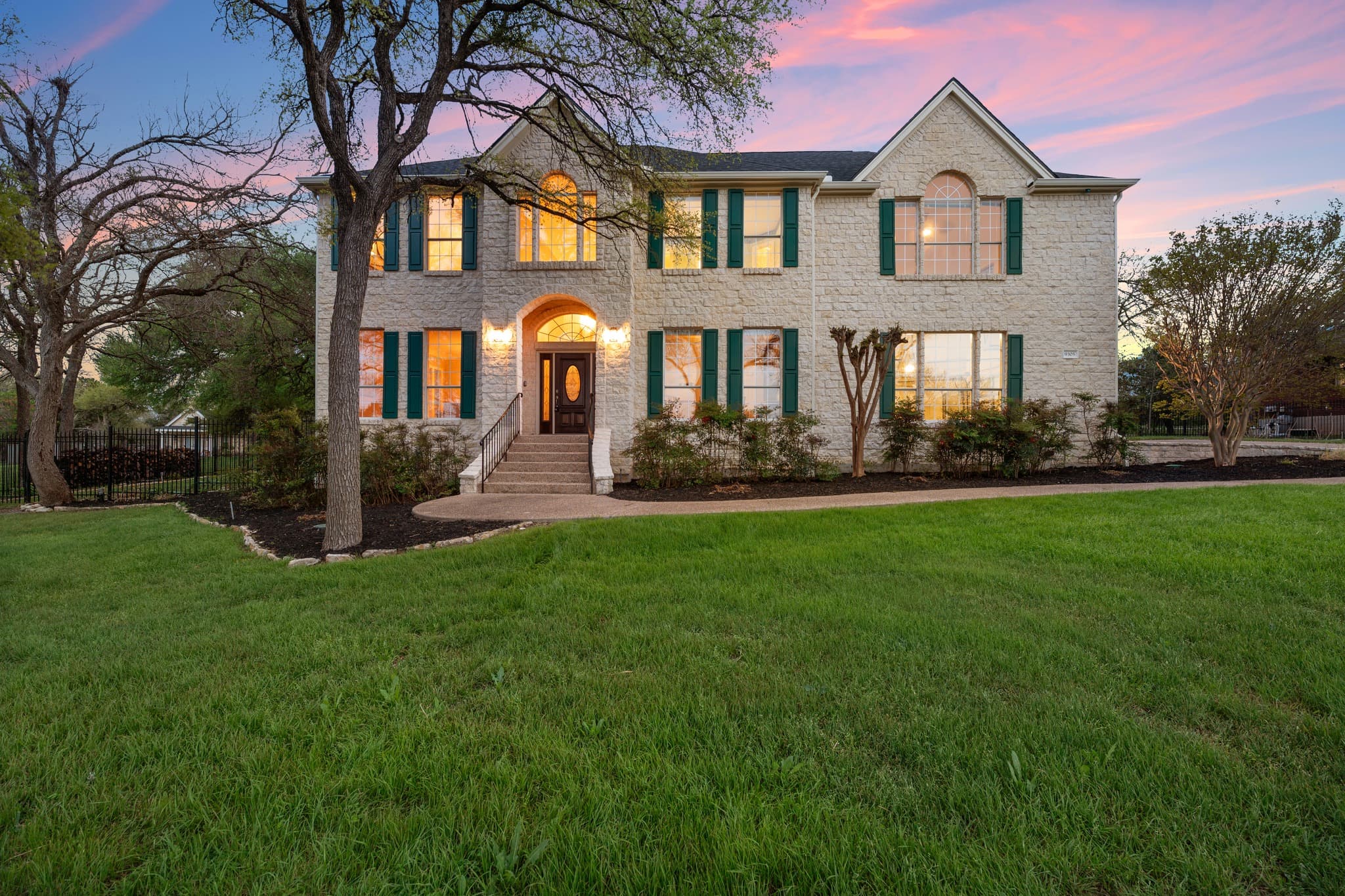 9305 Leaning Rock Cir