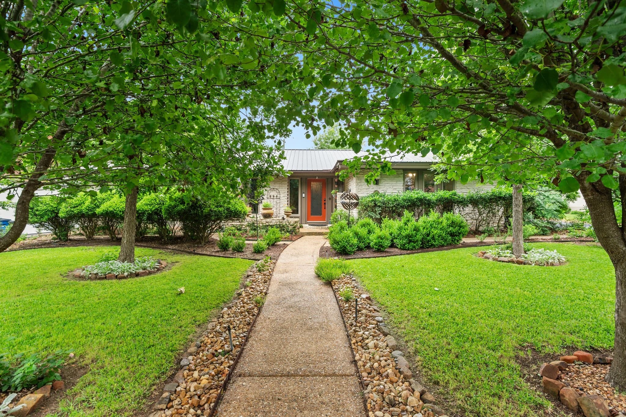 3905 Greenmountain Ln