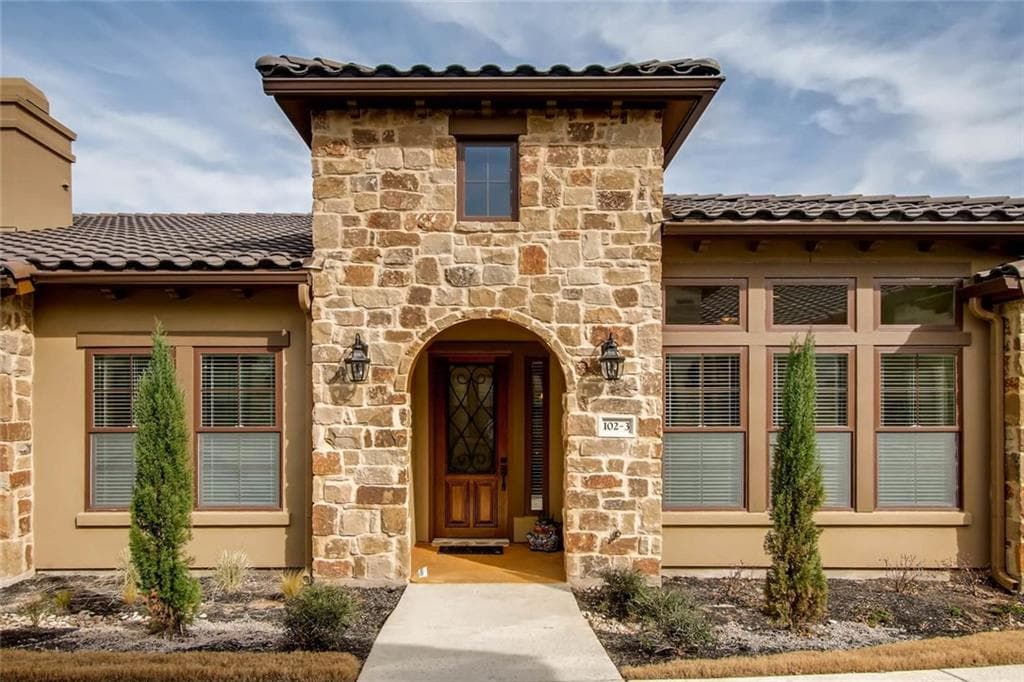 102 Lucia Cir # M3