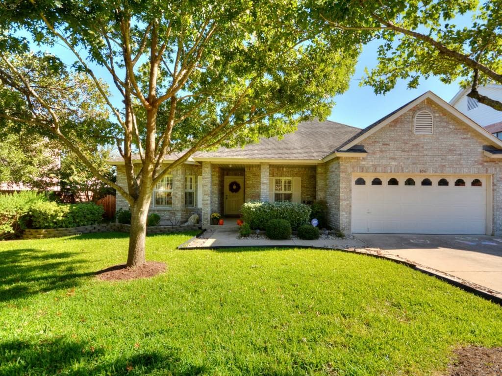 906 Lodosa Dr