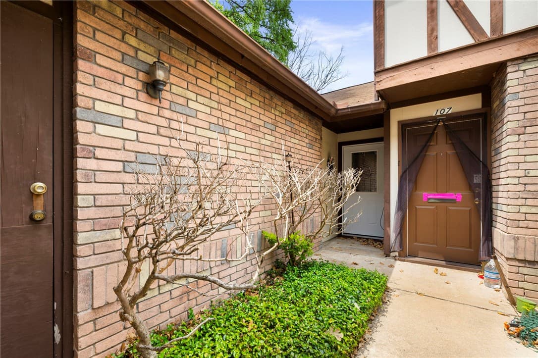 7406 Shadow Hill Dr Apt 108