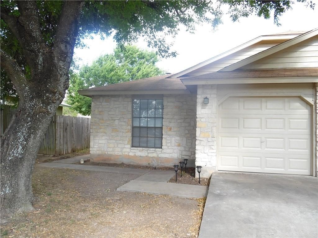 14202 Sussman Ct