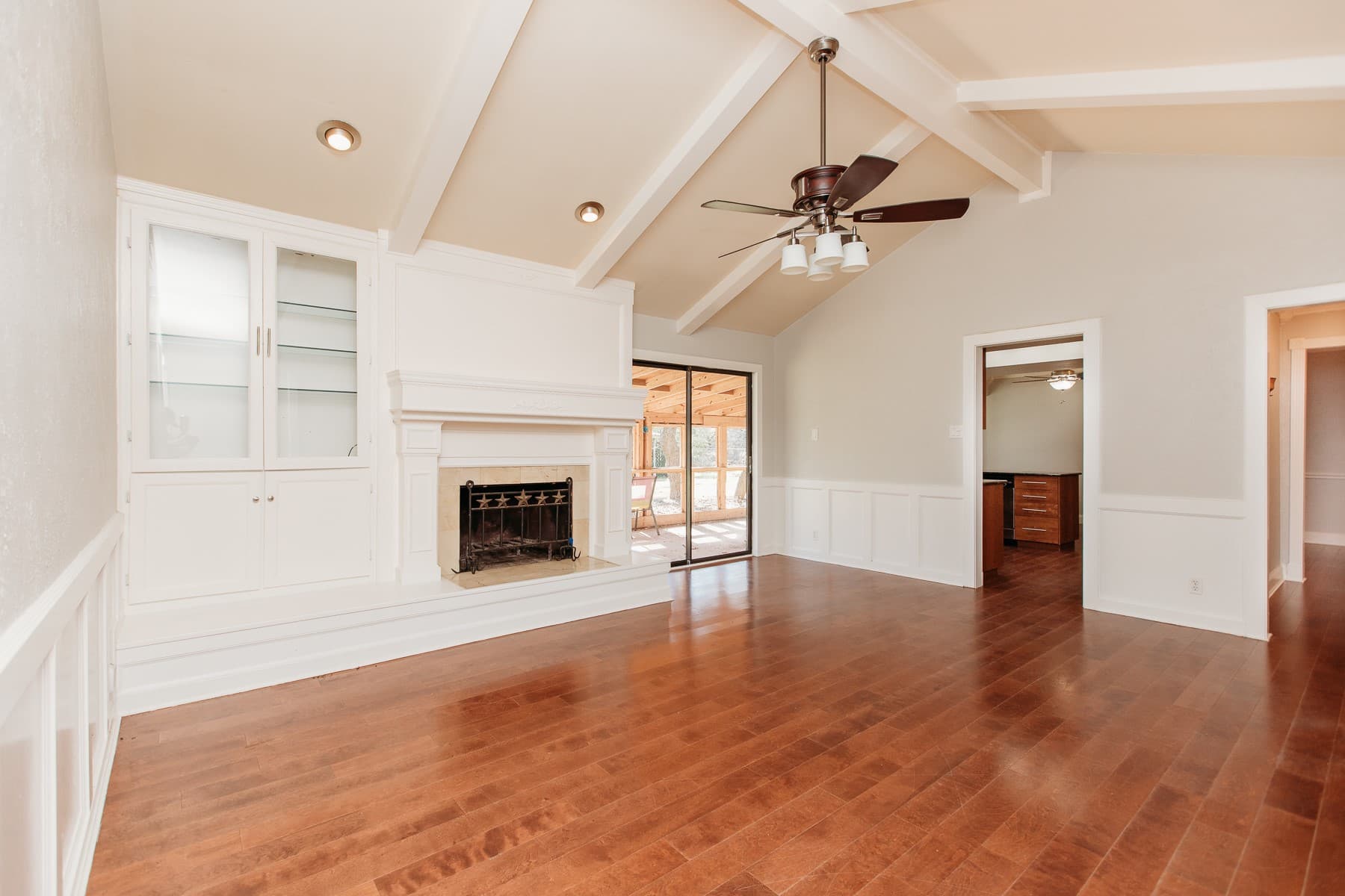 406 Serenada Dr