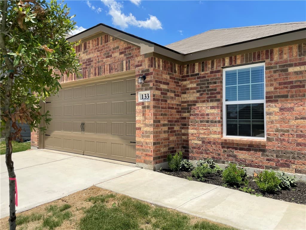 133 Maywood Ln