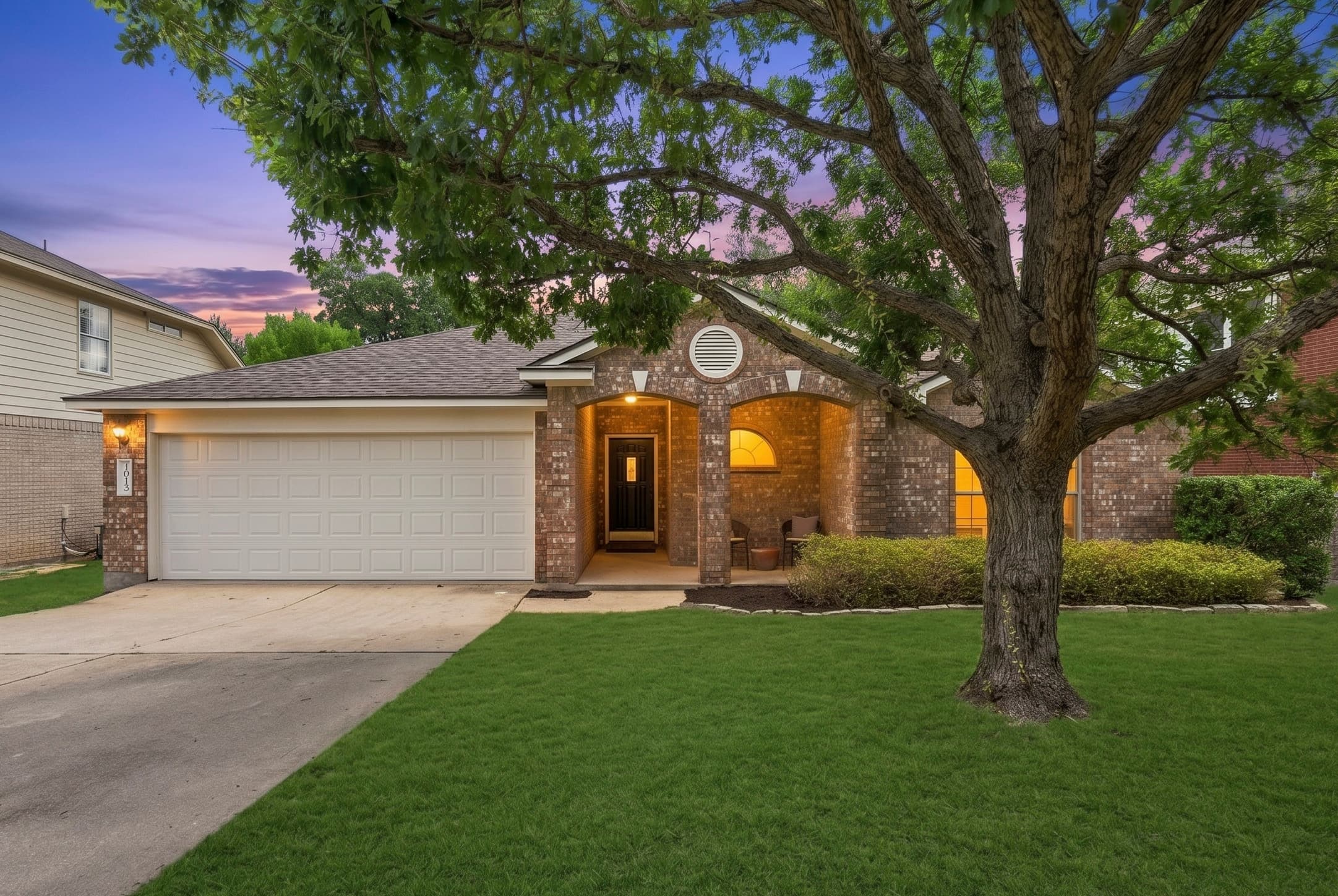 7013 Wandering Oak Rd
