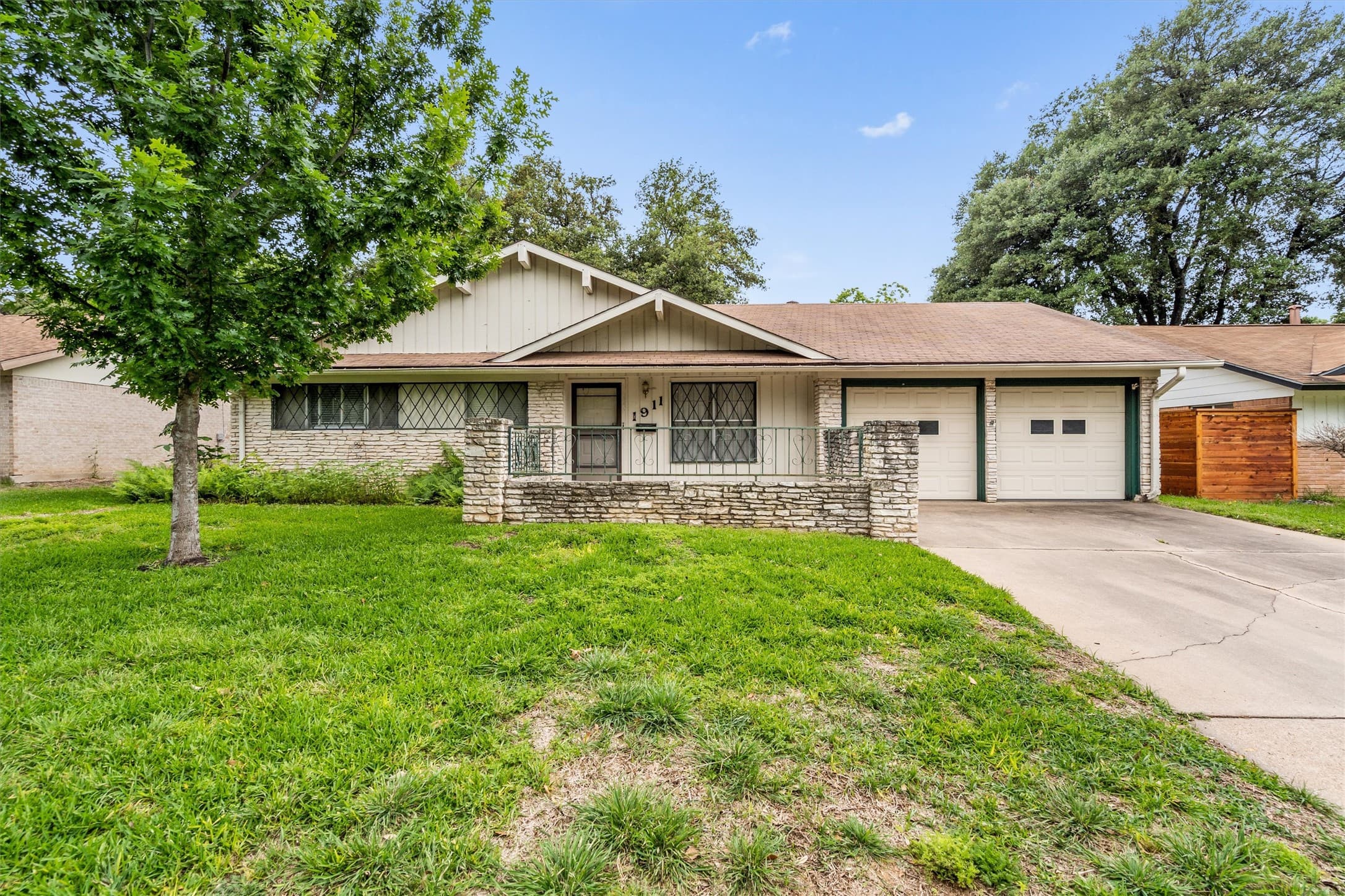1911 Pompton Dr