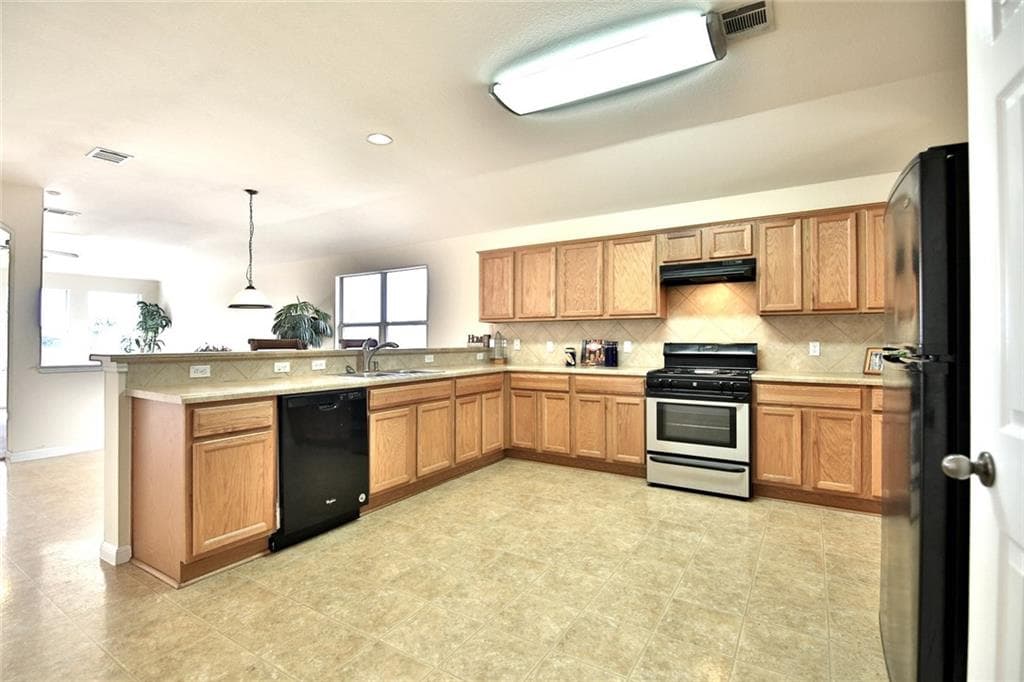 3420 Shiraz Loop