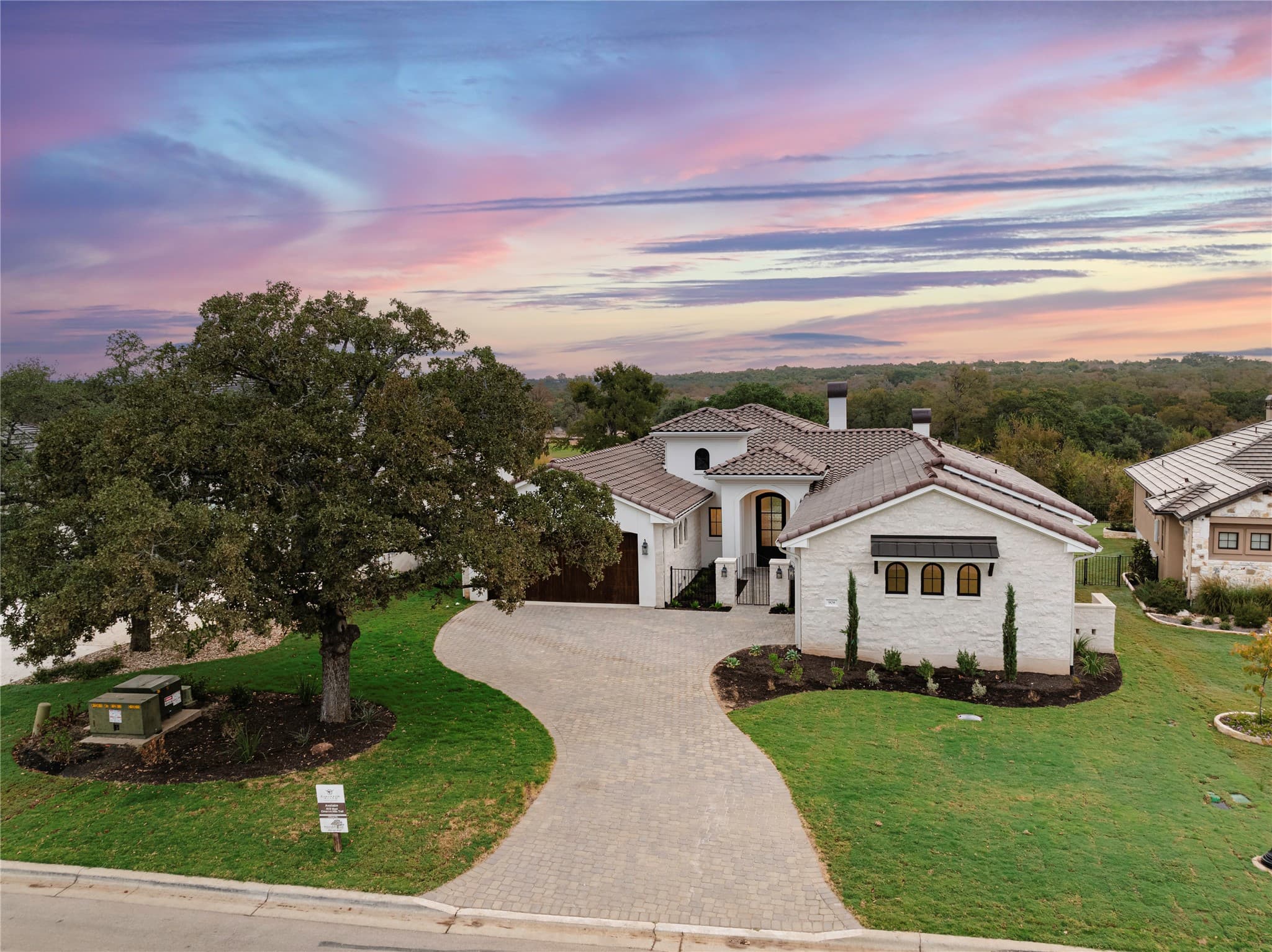 908 Cimarron Hills Trl W