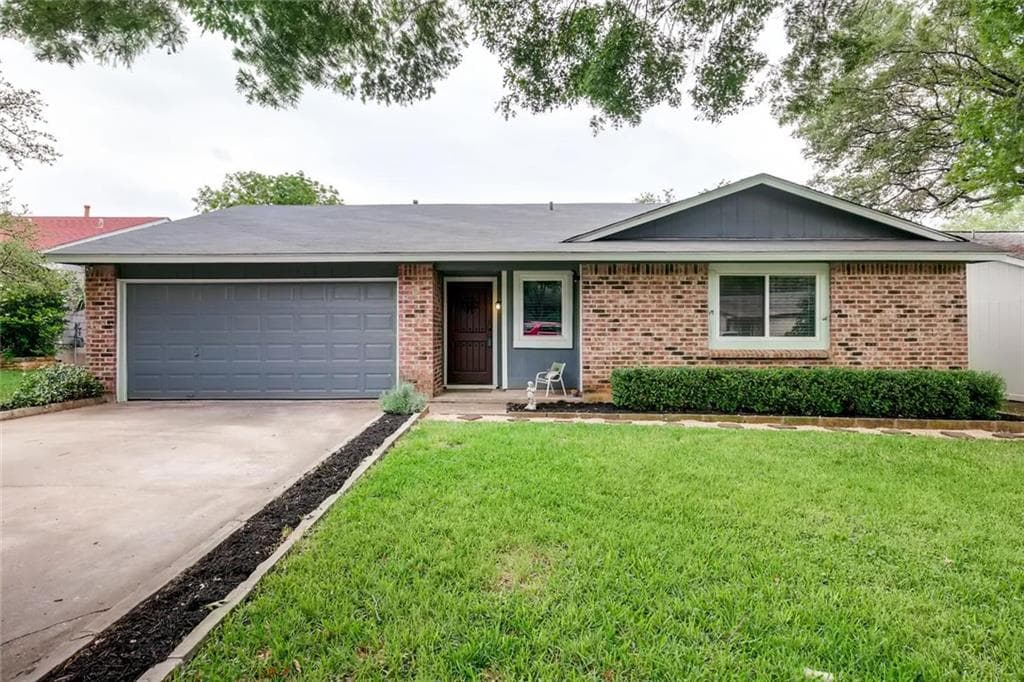 12005 Trianon Ln