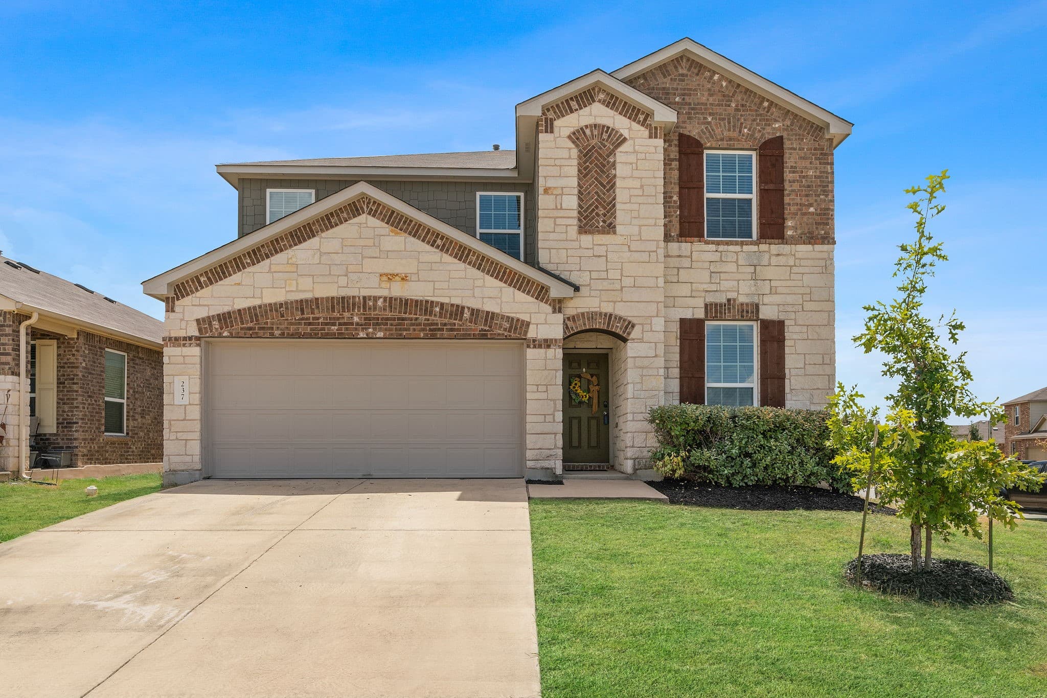 237 Palm Dr
