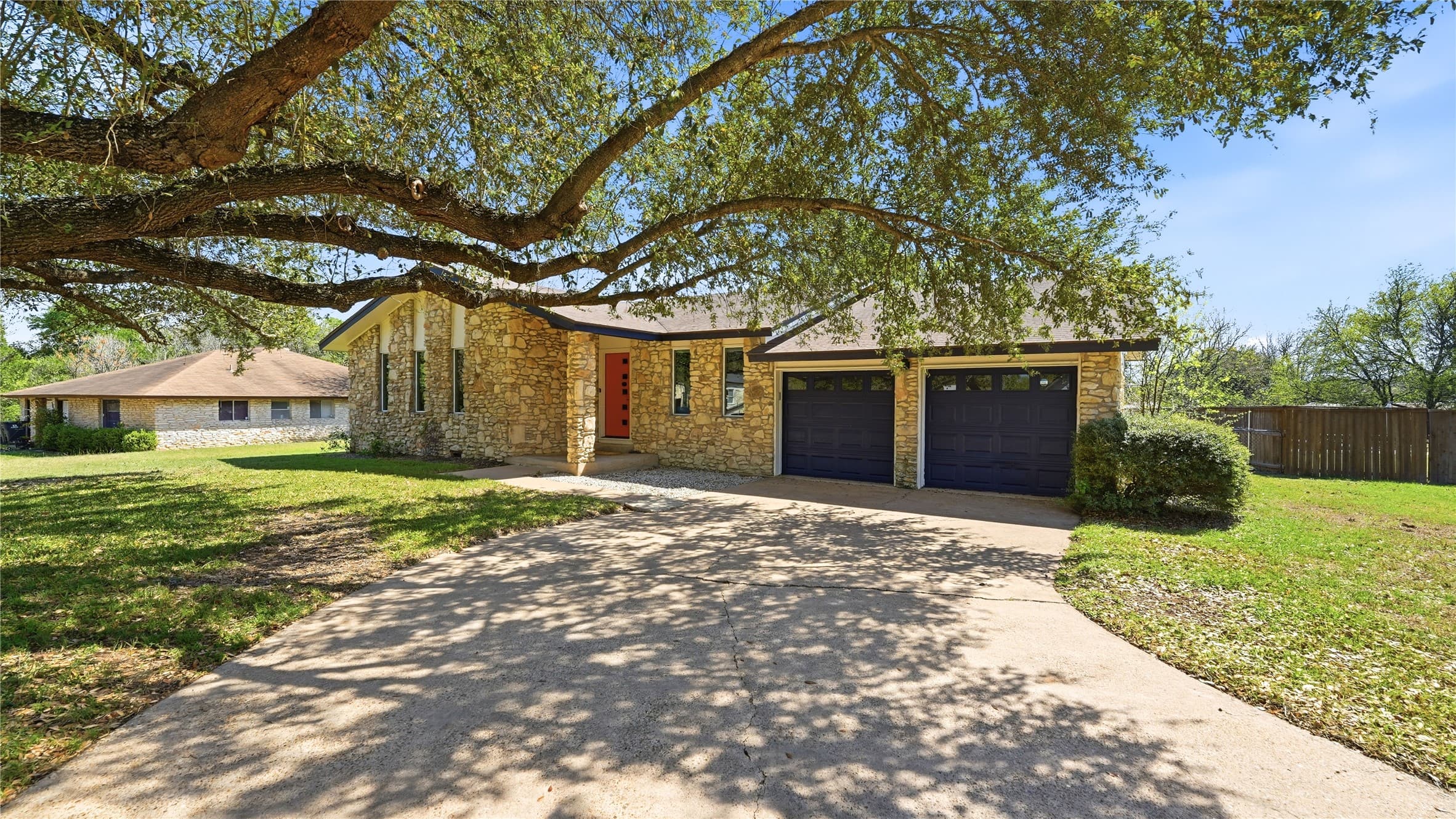 305 Whitetail Dr