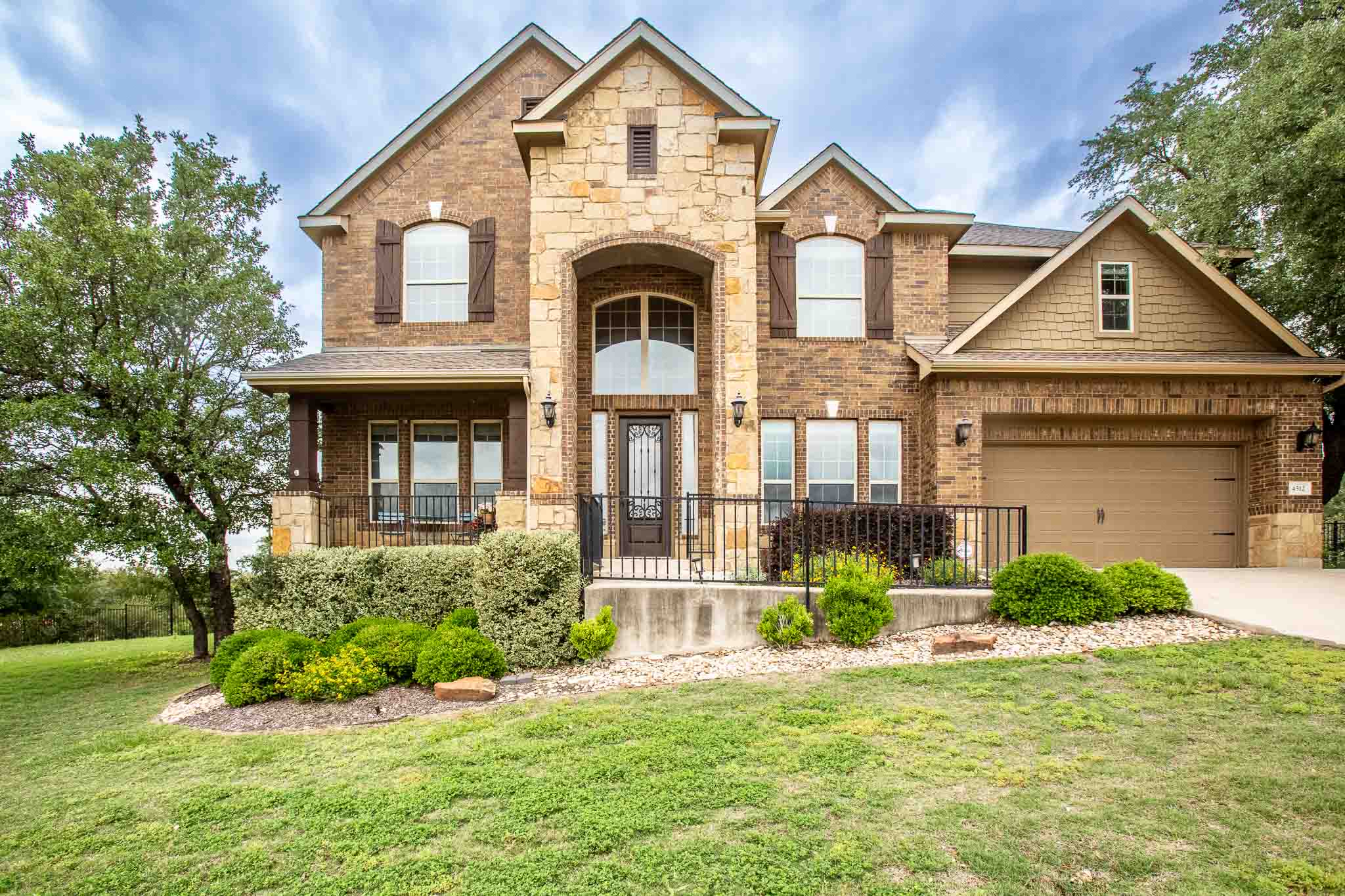 4512 Diamante Dr