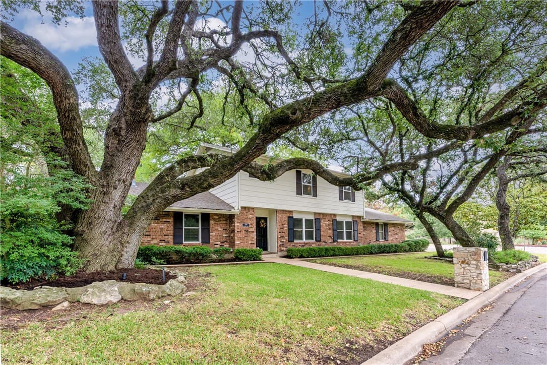 7106 Fireoak Dr