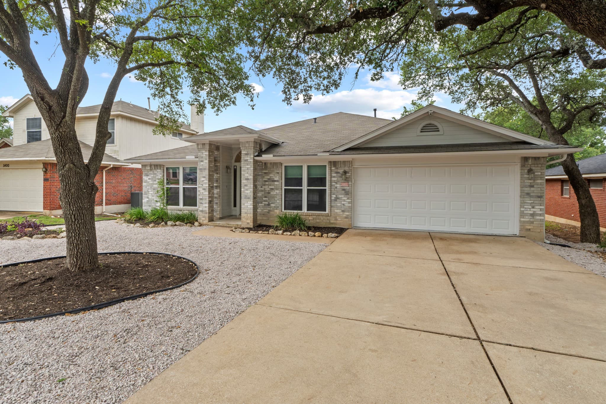 1402 Highland Dr