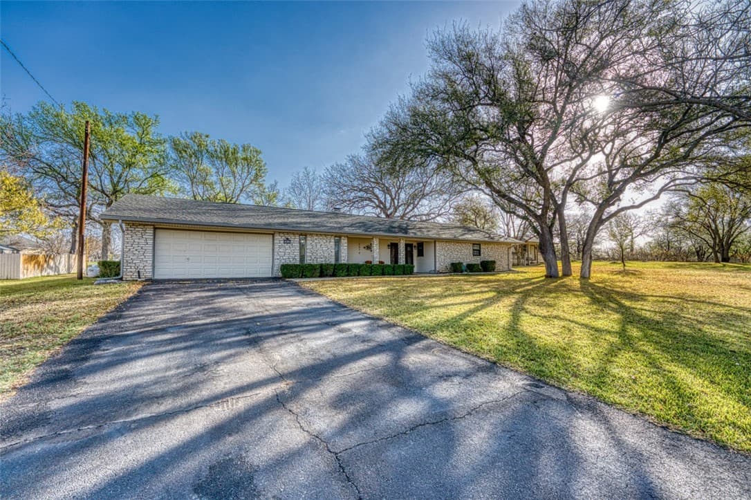 202 Crane Dr
